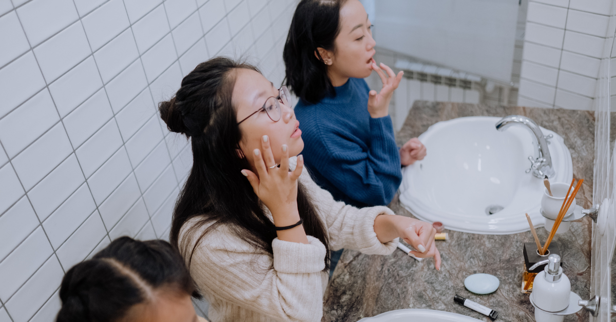 The Best Survival Guide to Sharing a Dorm Bathroom Make Your Place