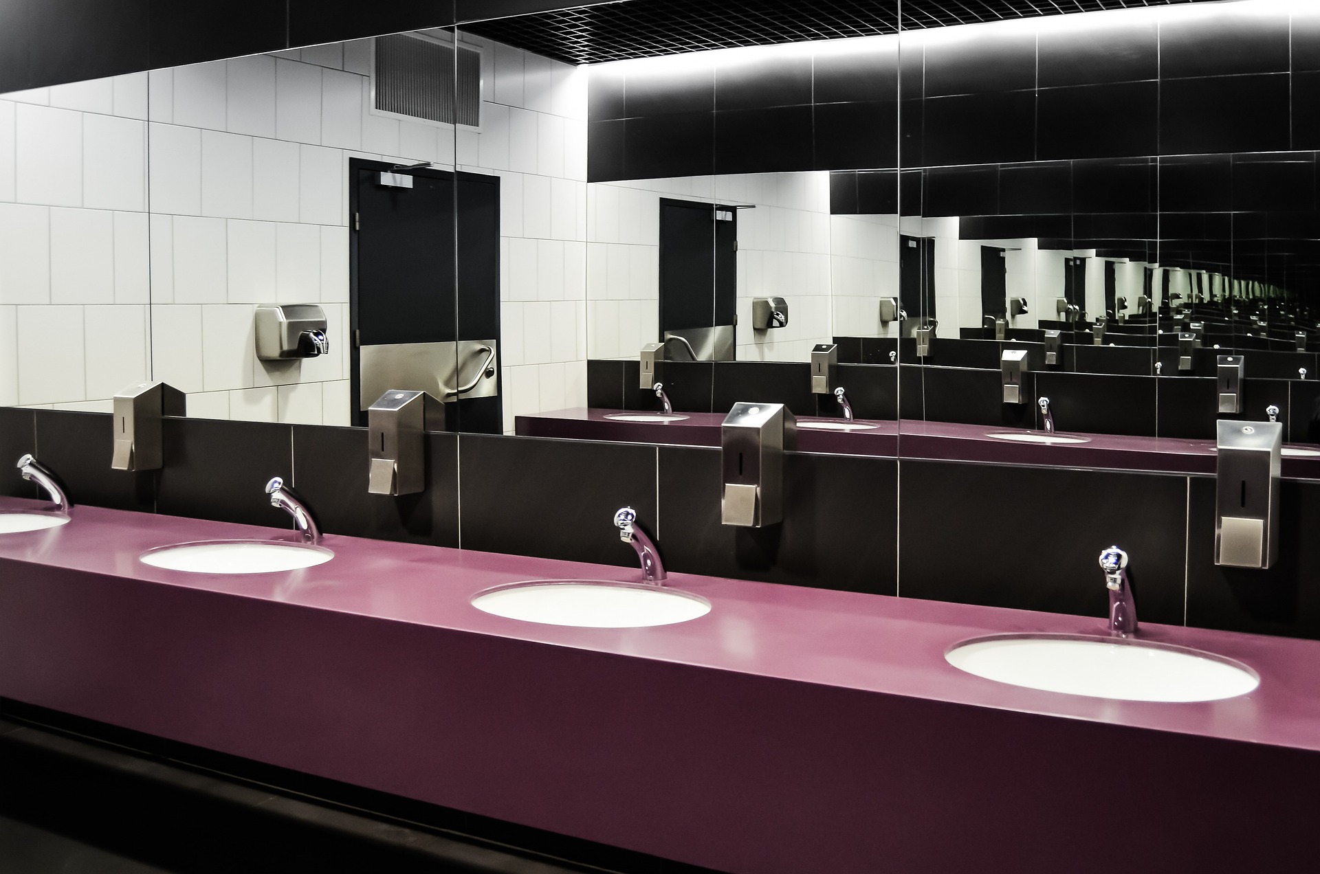 hall style bathrooms