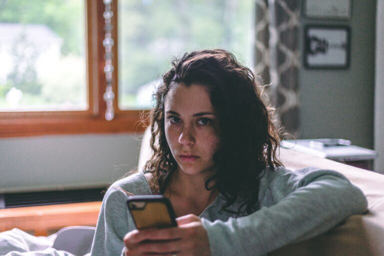 A Guide to Suite-Style Dorms (Pros, Cons, Survival Tips) - Make Your ...